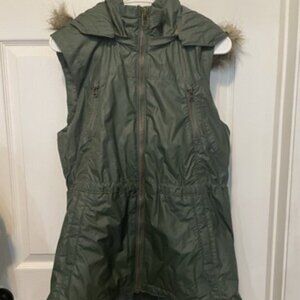 Women's Athleta Alpine Removable Faux Fur Zip Hood Vest Size M Green Outerwear